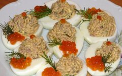 Яйца с печенью трески на закуску