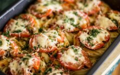 Гнезда из макарон с мясной начинкой в духовке