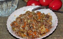 Гречка с тушенкой и консервированными грибами