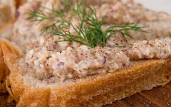 Форшмак с вареной морковью и плавленым сыром