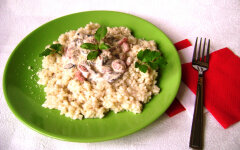 Ризотто с морепродуктами и сыром в сливках