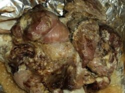 Свиная рулька с чесноком в духовке