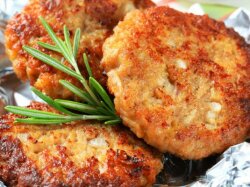 Нежные мясные котлеты с картофелем