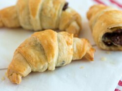 Быстрые круассаны с шоколадной начинкой