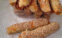 Кунжутные трубочки с сыром
