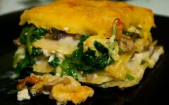 Лазанья с шампиньонами и шпинатом