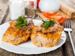 Ленивые голубцы с зеленью в томатном соусе