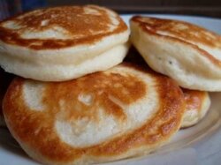 Быстрые дрожжевые оладьи на молоке