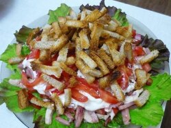 Салат «Вкусный» с сухариками