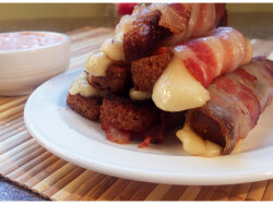 Гренки с сыром в беконе