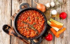 Соус «Болоньезе» с куриным фаршем и плавленым сыром