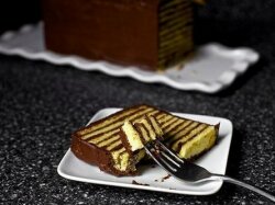 Ванильный многослойный торт с шоколадным кремом