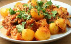 Жаркое с овощами и курицей по-домашнему