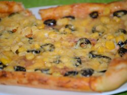 Пицца «Четыре сыра» на слоеном тесте