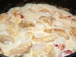 Куриные грудки в сливках в мультиварке