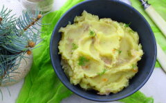 Картофельное пюре с тушенкой и болгарским перцем