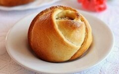 Дрожжевые розочки с сырной начинкой
