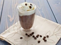 Кофейный пунш с мороженым и ромом