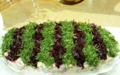 Новогодняя селедка под шубой с яблоком