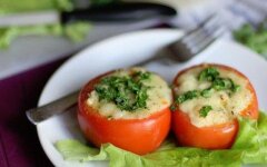 Фаршированные помидоры куриным филе с овощами