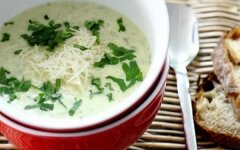 Сливочный крем-суп с цукини и петрушкой