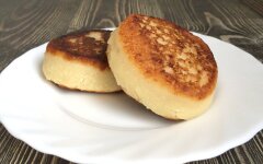 Простые сырники из творога без яиц