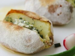 Картофель с сырной начинкой в муке