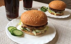 Бургер домашний с мясной котлетой