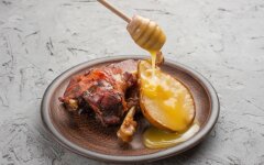 Утиные окорочка в имбирном маринаде