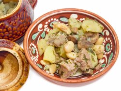 Свинина с картофелем и грибами со сметаной в мультиварке