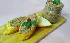 Паштет из чечевицы с финиками и грецкими орехами
