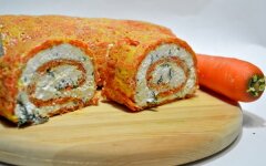 Морковно-творожный рулет с зеленью и чесноком