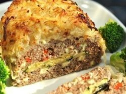 Запеканка из мясного фарша с начинкой из цуккини