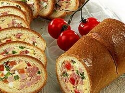 Батон фаршированный мясом и сыром