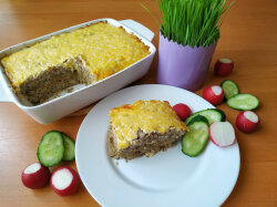 Гречневая запеканка с куриной печенью, сыром и овощами