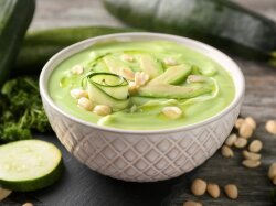 Суп-пюре из зеленого лука с картофелем