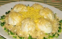 Салат «Сугроб» с куриной печенью и фасолью