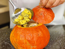 Фаршированная тыква с мясом и картошкой в духовке