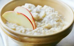 Каша на молоке из цельной овсяной крупы