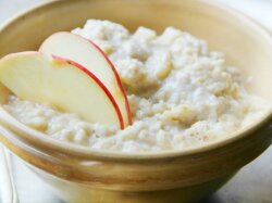 Каша на молоке из цельной овсяной крупы