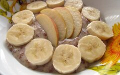 Сыроедческая льняная каша с бананом и орехами