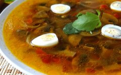 Луково-чесночная похлебка с шампиньонами