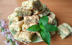 Мягкое печенье Мазурка с орехами и изюмом