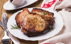 Маринованная свиная вырезка в горчице