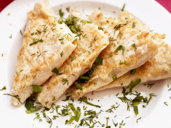 Конвертики из лаваша на сковороде с курицей и сыром за 10 минут