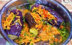 Квашеные баклажаны с морковью и сладким перцем