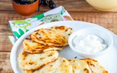Сырники со сгущенкой и кокосовой стружкой в духовке