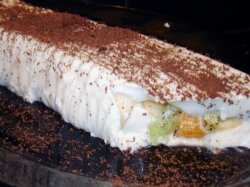 Диетический сметанный десерт с фруктами