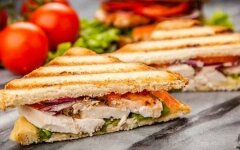 Сэндвичи с куриной грудкой и кукурузой