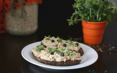 Паштет из куриной грудки с мускатным орехом